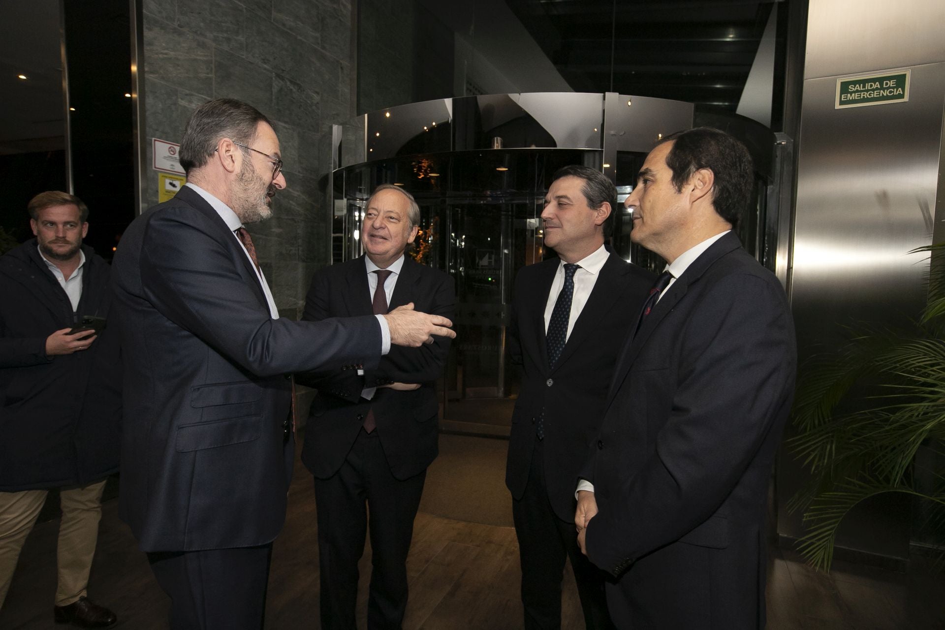 Los asistentes a la entrega del Premio Gran Capitán de ABC a El Cordobés, en imágenes