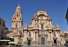 El alcalde de Murcia que más dinero cobra es el de este municipio: cuántos habitantes tiene y de qué partido es