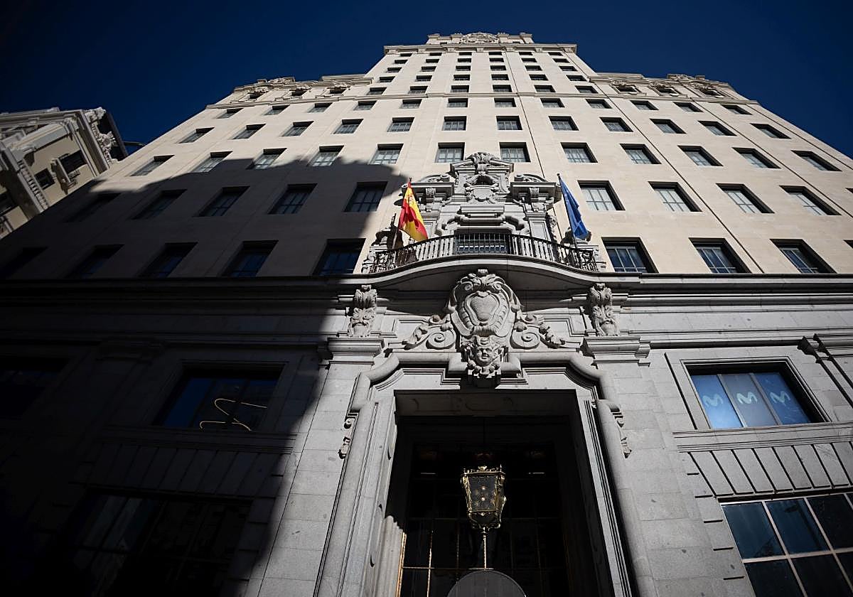 Fachada del edificio de Telefónica, ubicado en el número 28 de Gran Vía