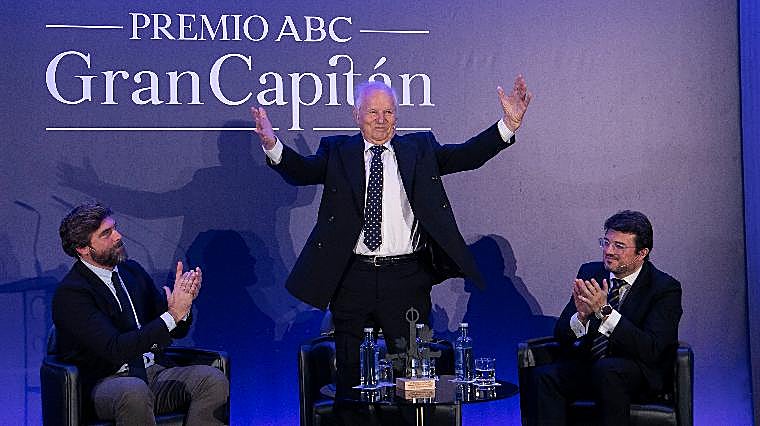 El Cordobis turns 89, during the ABC Great Captain Awards