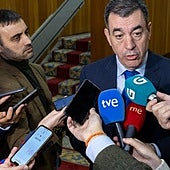 Educación advierte que si hay tres facultades de Medicina se repartirán las plazas y la financiación ya existente