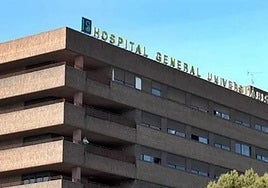 Trasladan al hospital a un trabajador de 47 años tras caerle encima un armario de unos 100 kilos en Albacete