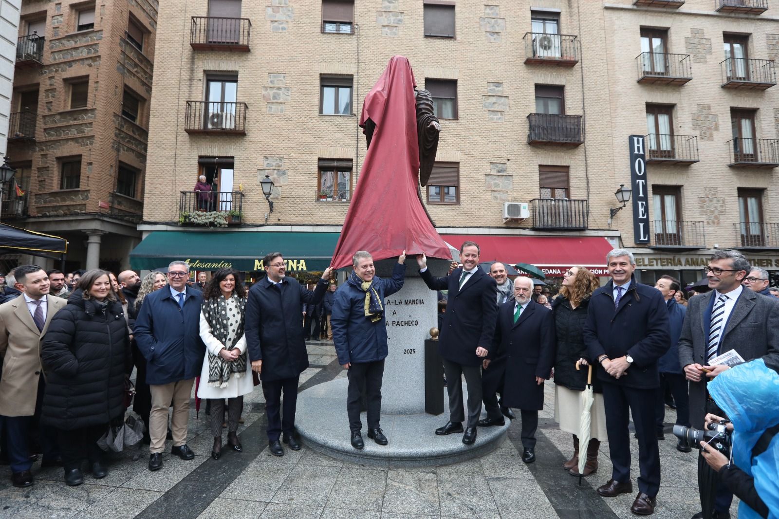 Toledo suma una nueva escultura en sus calles, la de María Pacheco