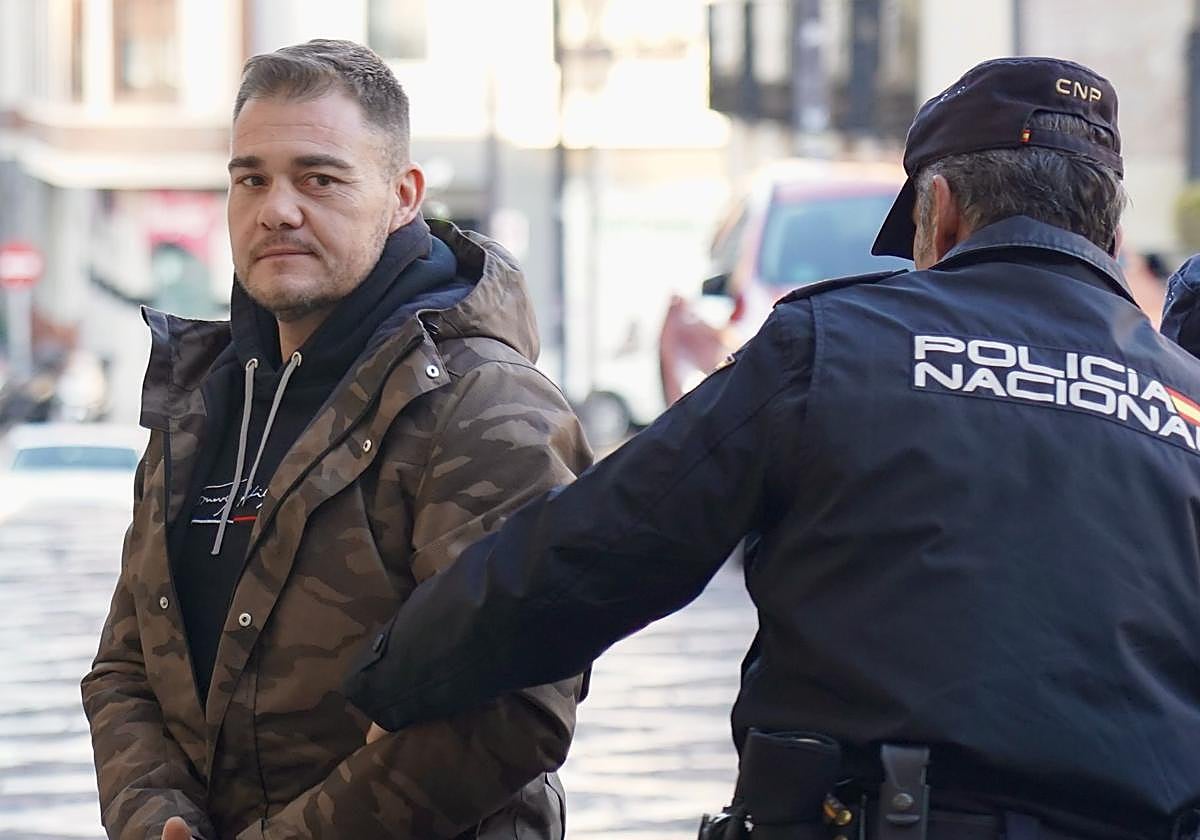 Juicio contra el acusado de matar de una paliza a su padre en La Sota de Valderrueda en León