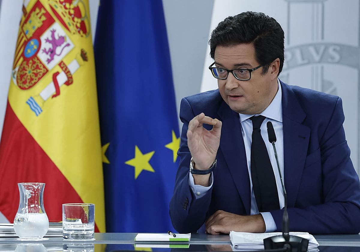 El ministro Óscar López en el Consejo de Ministros