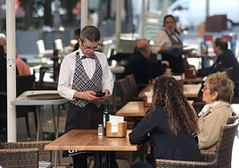 El paro cae en 5.145 personas en el último año en Córdoba y deja el mejor registro de parados en 18 años