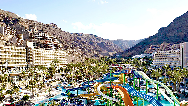 Una niña de cuatro años, en estado muy grave tras ahogarse en un parque acuático de Gran Canaria