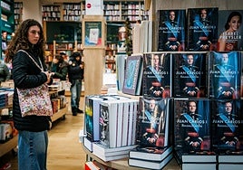 El libro de Don Juan Carlos llega al número 1 de ventas en España: «Se está vendiendo muy bien, mucha gente viene a por él»