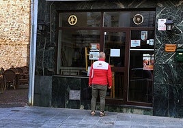 Atracan al dueño de un bar en Priego de Córdoba cuando se preparaba para abrir