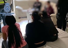 Una fortuna 'limpia' de 3,5 millones lavando dinero de proxenetas con 42 mujeres explotadas