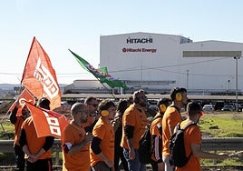 La consejera de Empleo asegura que el conflicto laboral de Hitachi en Córdoba se «ha pasado de rosca» y llama a un acuerdo