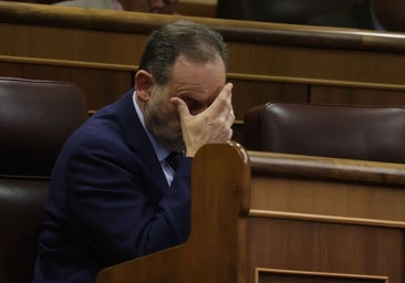 Ábalos puede quedarse hoy sin su sueldo de 5.300 euros mensuales