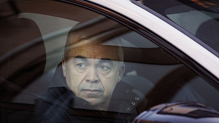 Santos Cerdán cuando salió de la cárcel de Soto del Real