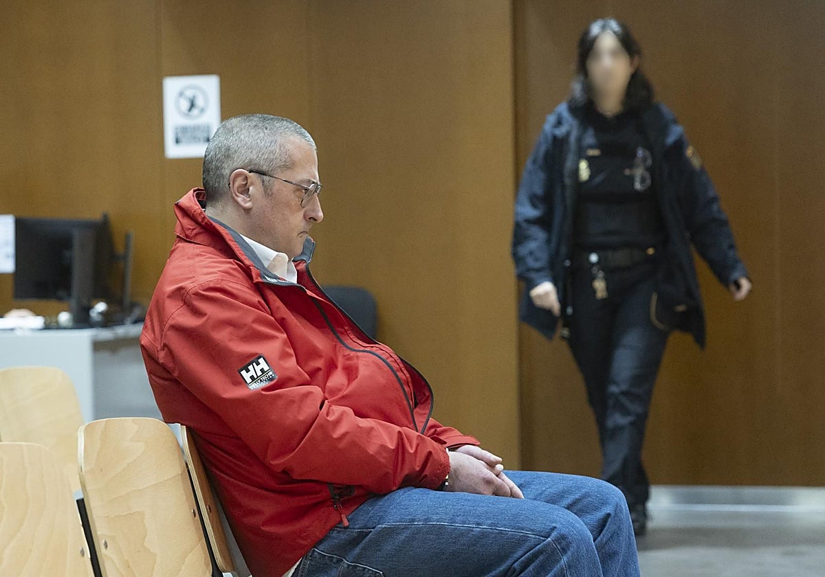 Pandolo, uno de los delincuentes gallegos más temidos, este jueves, en el banquillo de la Audiencia de La Coruña