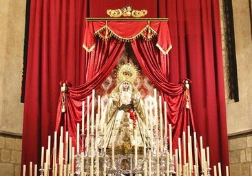 Nuestra Señora de la Palma, en su altar de cultos, presidiendo la iglesia de San Lorenzo