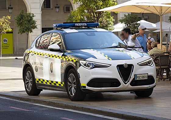 Un coche patrulla de la Guardia Civil en Alicante