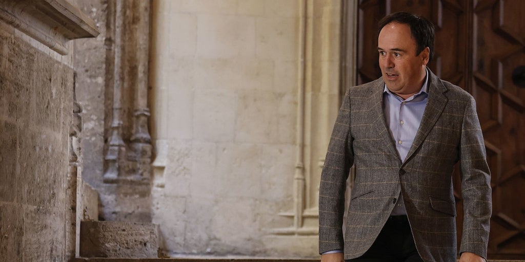 Los primeros frentes abiertos de Llorca: una cita con Sánchez por la dana, cambios en À Punt y relevo en el PP valenciano