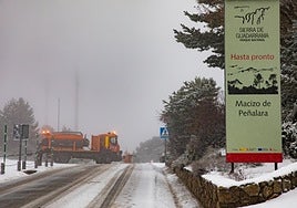 El pueblo que está a tan solo una hora de Madrid y cuya Navidad rivaliza con la de Vigo: de mercadillos artesanales a nieve