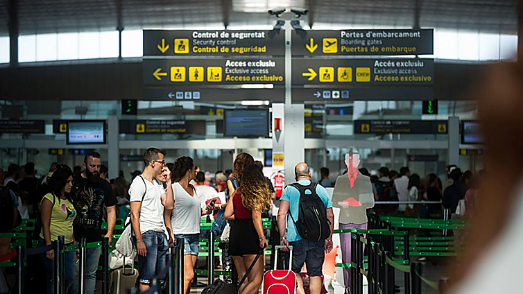 Los aeropuertos canarios operarán 5.689 vuelos en este puente de la Constitución, un 0,14% menos