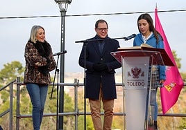 Trescientos escolares toledanos rinden homenaje a la Constitución en la explanada de las escalera de Recaredo