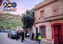 Dos detenidos tras el desmantelamiento de un «punto negro» de venta de droga junto a la Plaza de Toros en Huelva