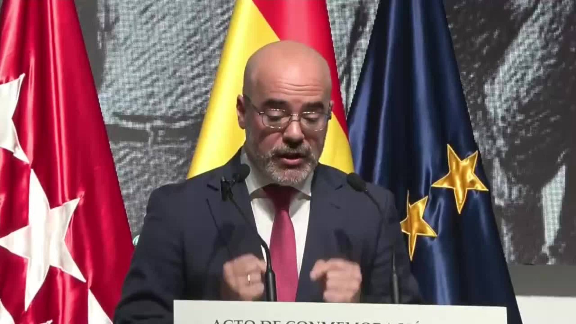 El delegado de Gobierno dice a Ayuso que conmemorar la Constitución es &quot;cumplir las leyes&quot;