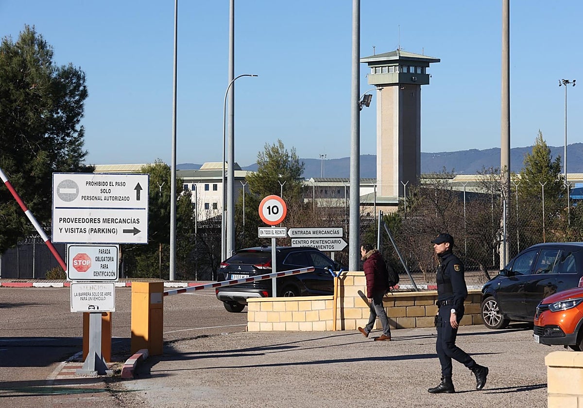 Entrada al centro penitenciario de Alcolea en Córdoba