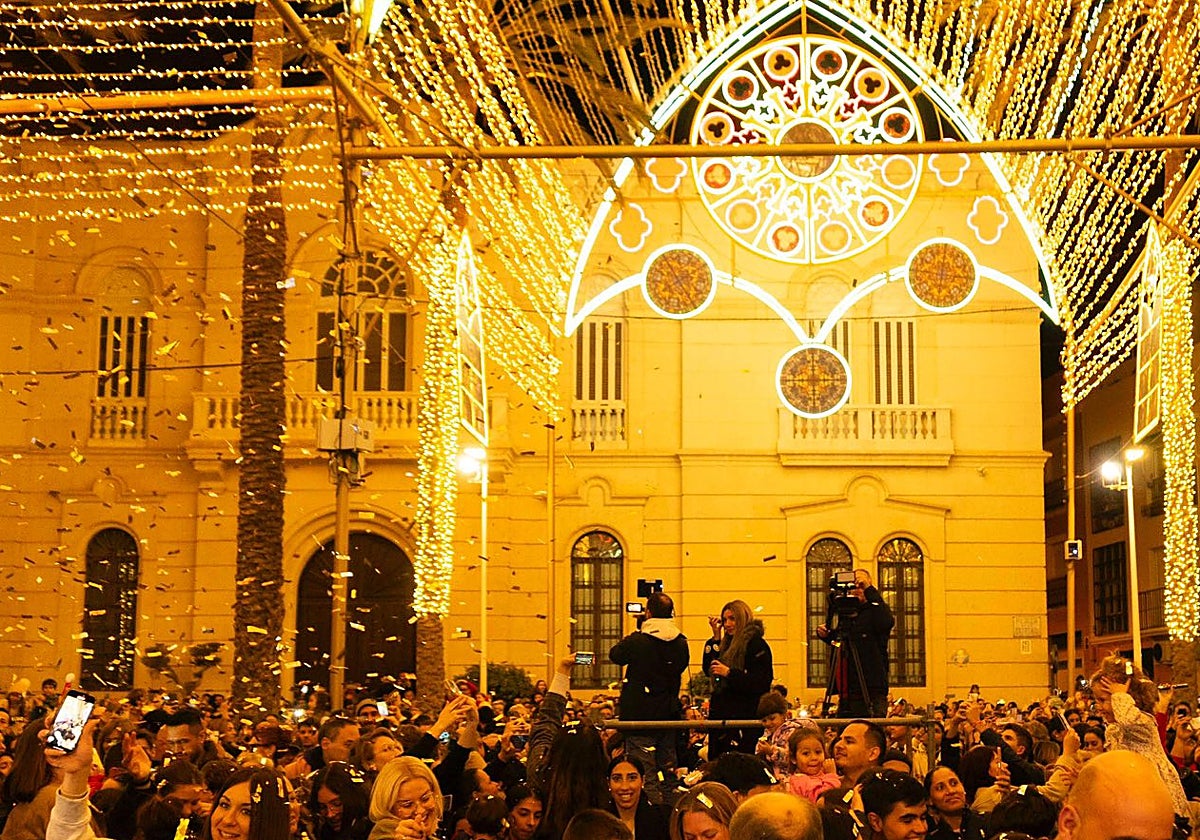 Inauguración de la iluminación de Navidad en la Plaza de la Catedral de Almería