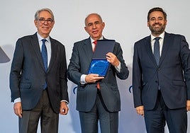 Paco Núñez alerta del «momento crítico» de España por «el ataque al poder judicial y la cesión ante el independentismo»