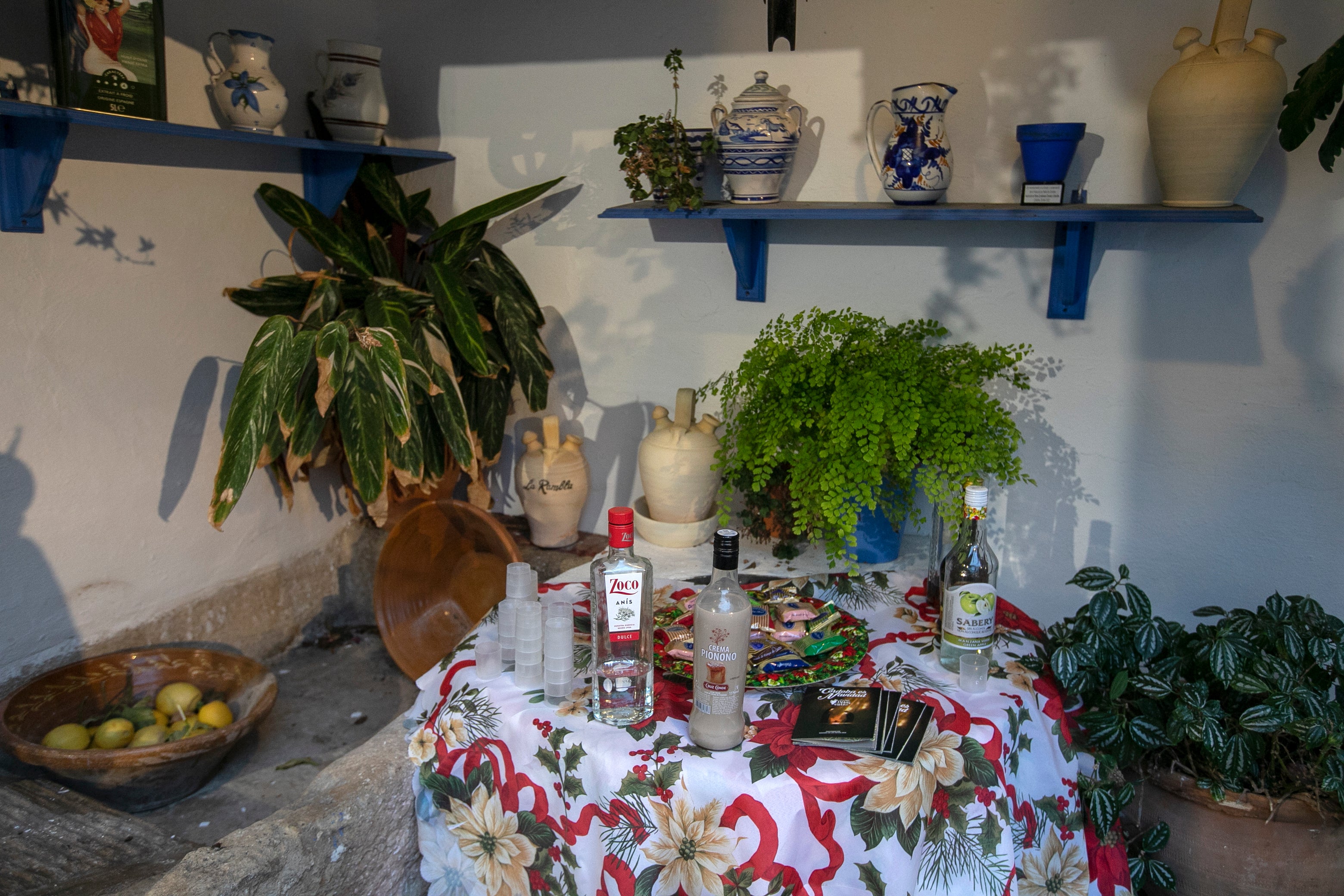 El aire navideño de los patios de Córdoba, en imágenes