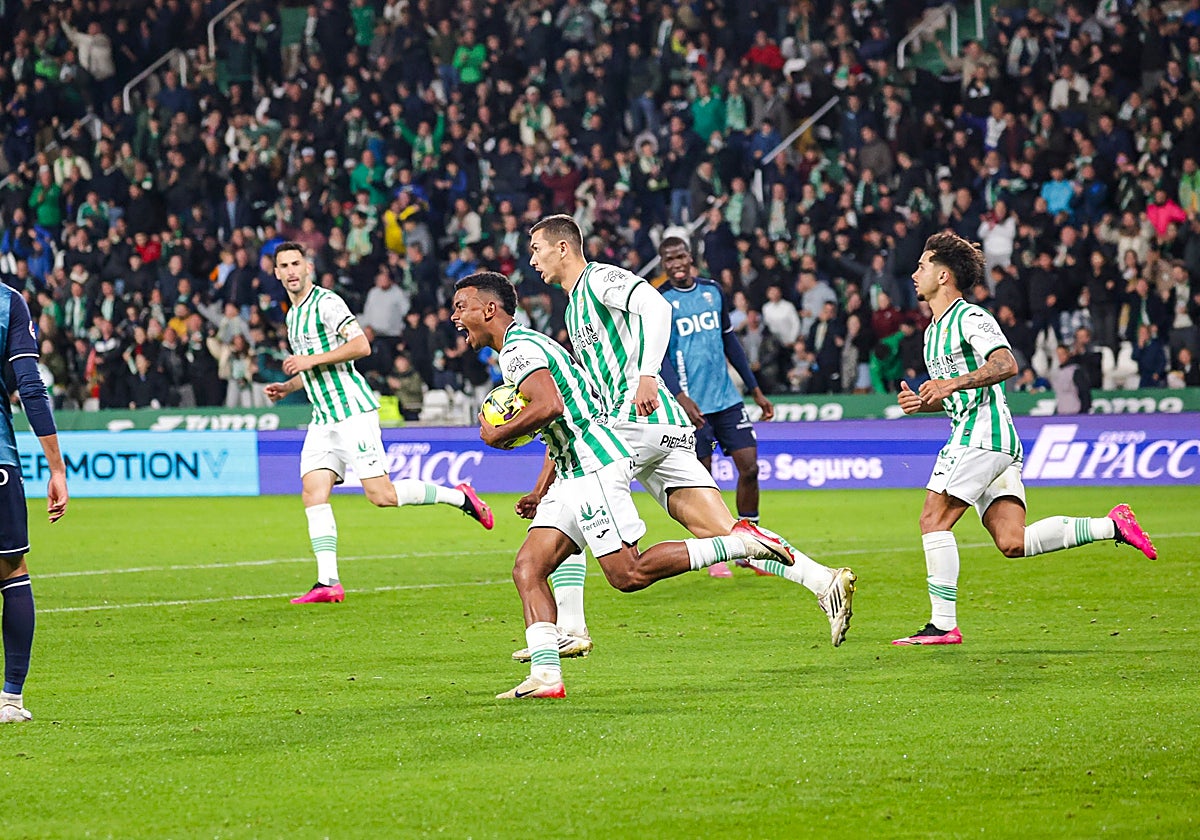 El Córdoba CF celebra su tanto ante el Cádiz