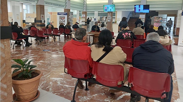 El atasco en el padrón de Córdoba sigue creciendo y supera ya las 15.000 solicitudes pendientes