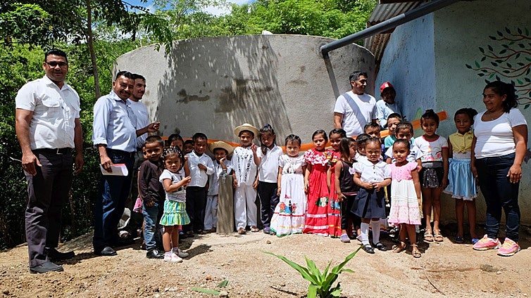 Proteger derechos y cooperar fuera como 'marca Castilla y León'