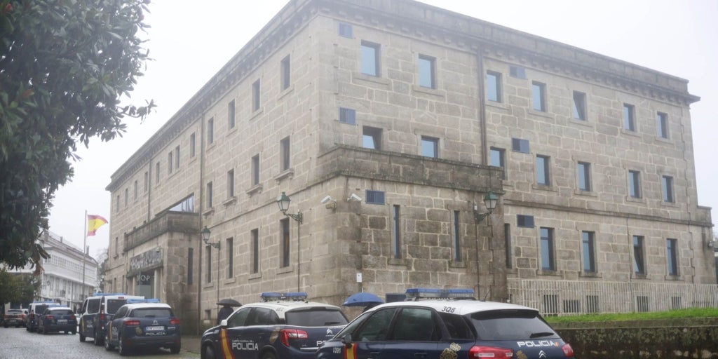 La Policía investiga la muerte de una mujer en Santiago al caerle una nevera encima