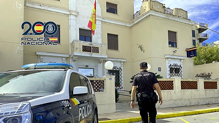 Le vende la casa a otro por encargo mientras estaba fuera y con los 200.000 euros se compra una y la reforma