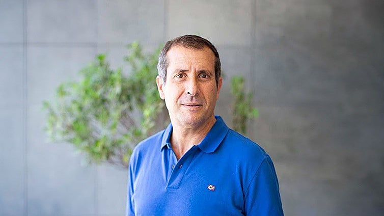 Miguel Ruiz Veguilla, psiquiatra: «Hay un aumento de los trastornos emocionales en las mujeres jóvenes y a su vez de los intentos de suicidio»