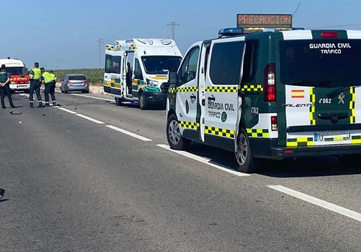 Jornada negra en las carreteras andaluzas en el inicio del puente de la Constitución