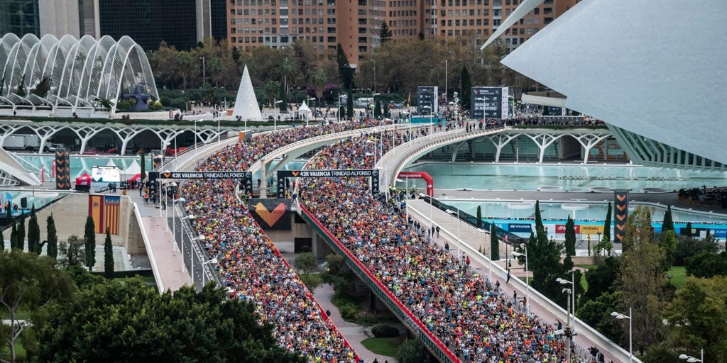 Maratón Valencia 2025, en directo: dónde seguir la carrera multitudinaria y el posible récord