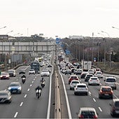 Gran afluencia de tráfico en las carreteras durante el puente de diciembre