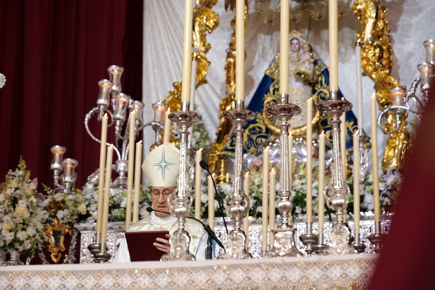 La emocionante coronación de la Virgen de Luna en la Jara, en imágenes