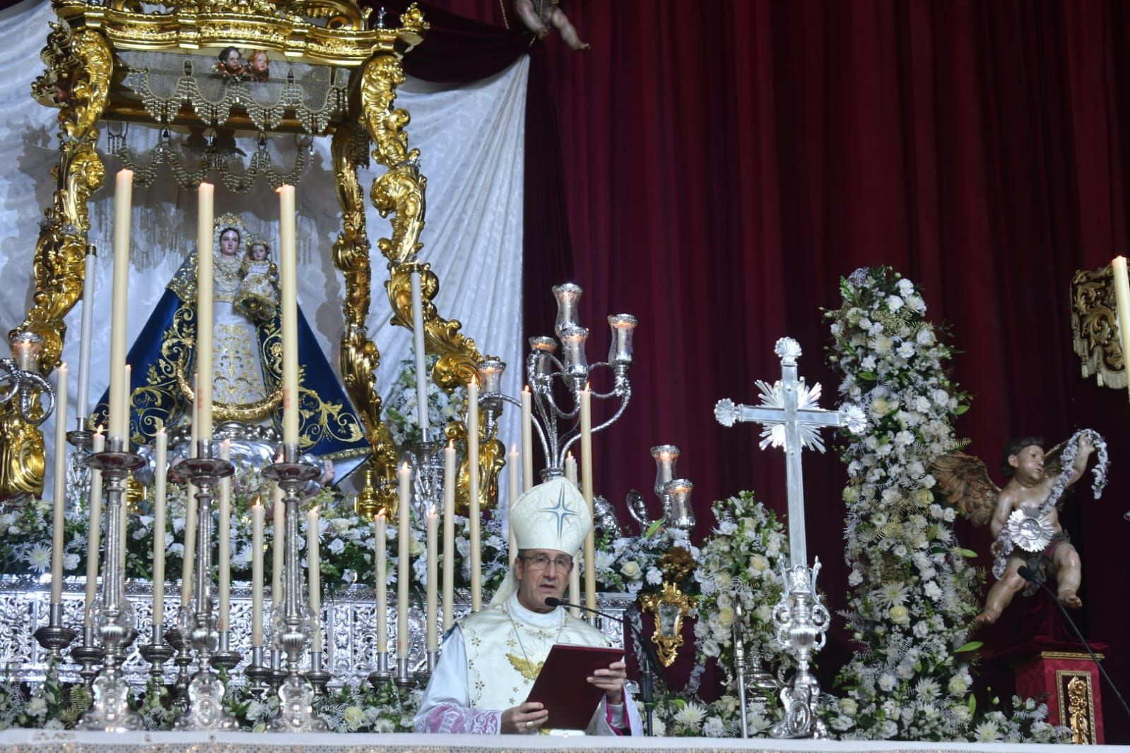 La emocionante coronación de la Virgen de Luna en la Jara, en imágenes