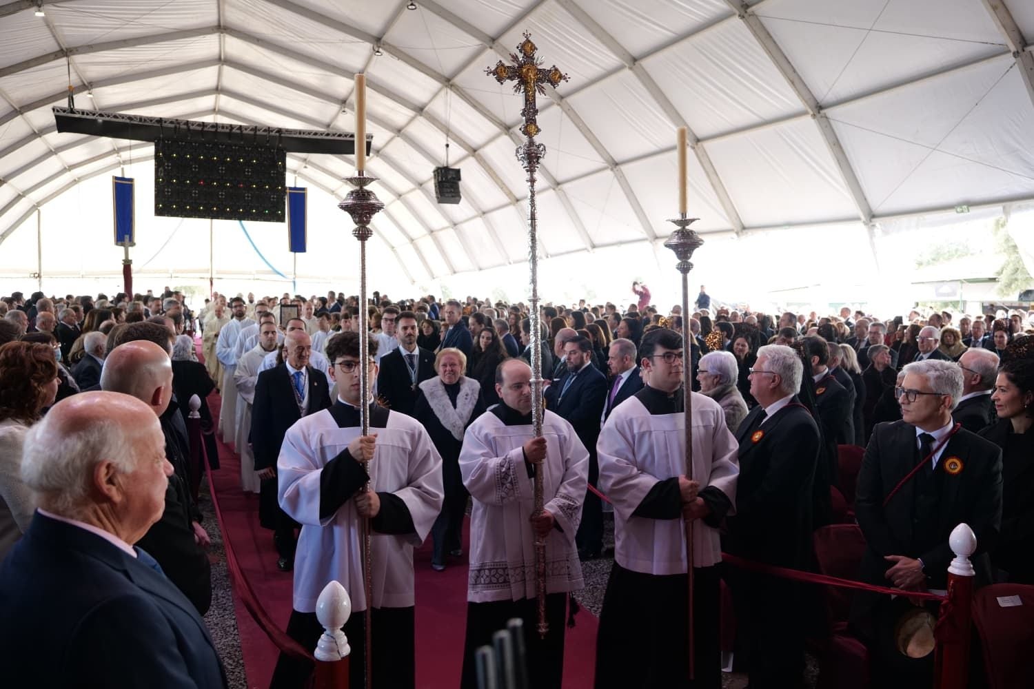 La emocionante coronación de la Virgen de Luna en la Jara, en imágenes