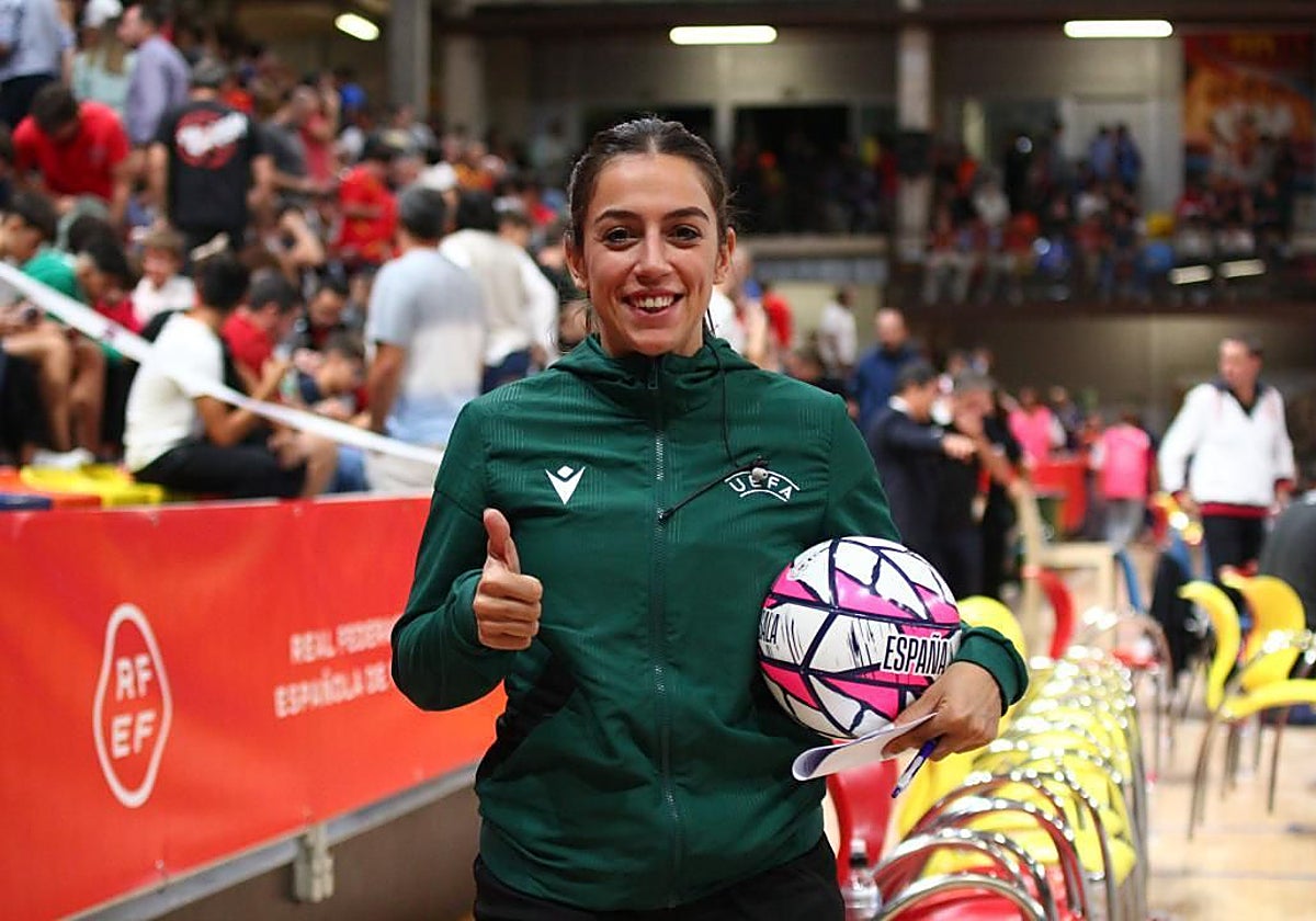 Noelia Gutiérrez es una colegiada muy valorada en la Federación Internacional