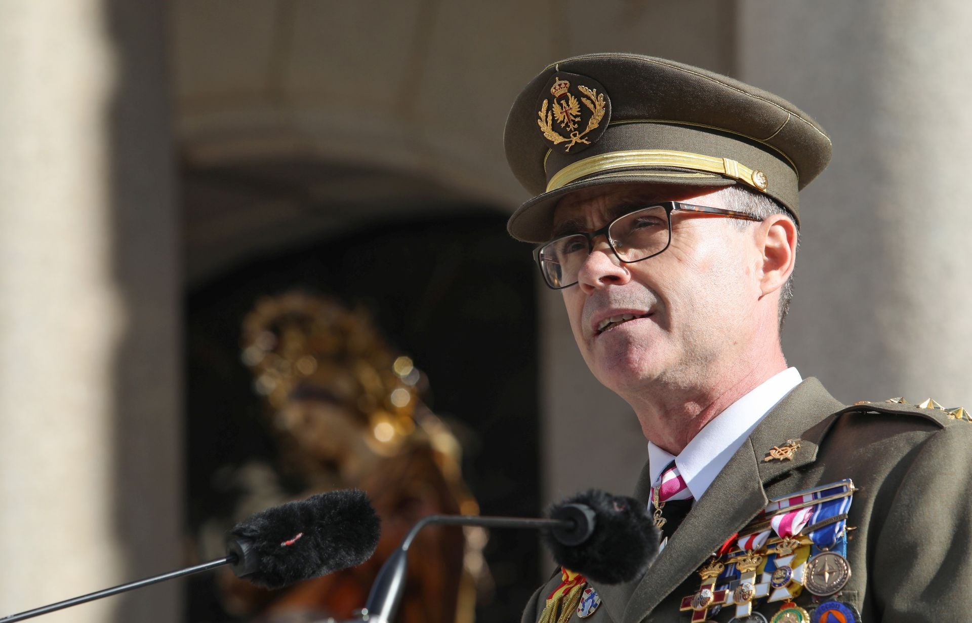 Las imágenes del acto y desfile de la Inmaculada en la Academia de Infantería de Toledo