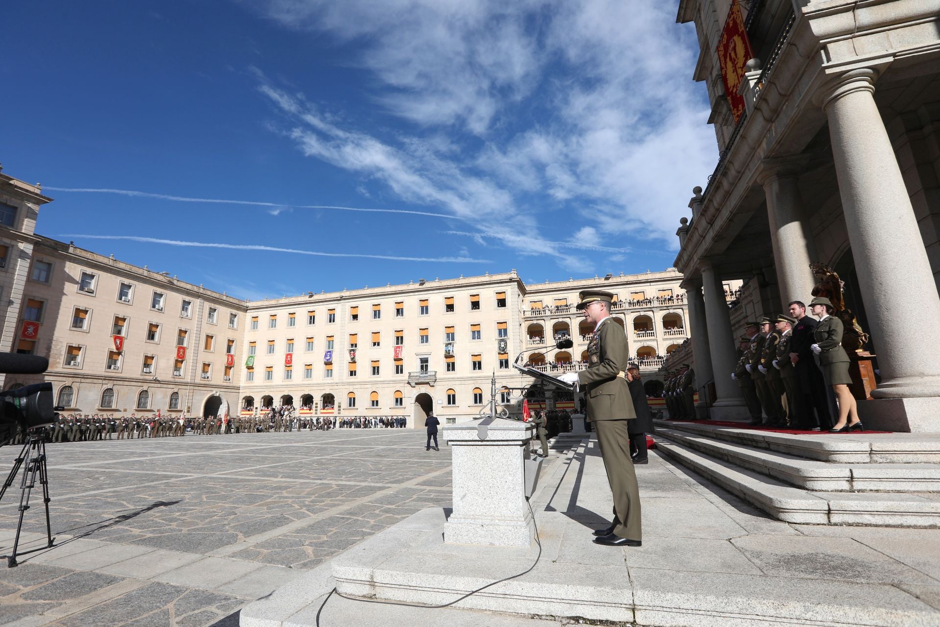 Las imágenes del acto y desfile de la Inmaculada en la Academia de Infantería de Toledo
