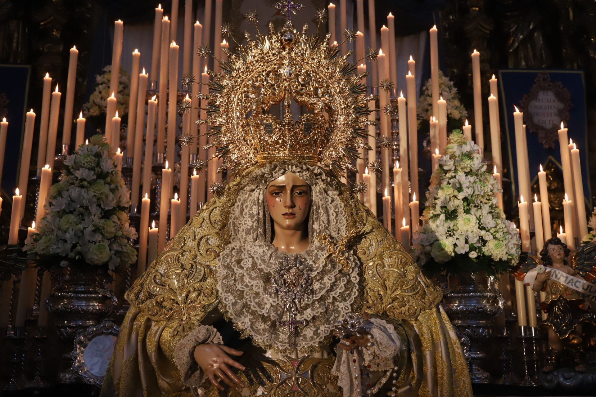 La Virgen de la Trinidad de Córdoba en su concurrido besamanos, en imágenes