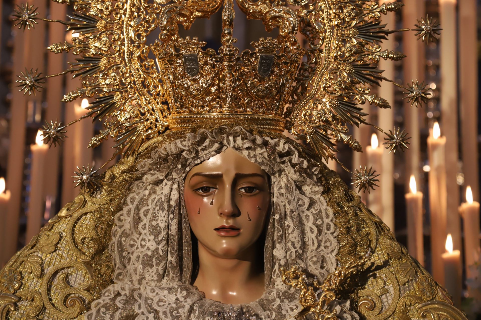 La Virgen de la Trinidad de Córdoba en su concurrido besamanos, en imágenes