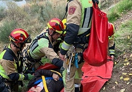 Los bomberos de Toledo rescatan a un escalador en la zona de la ermita de la Cabeza tras sufrir un mareo