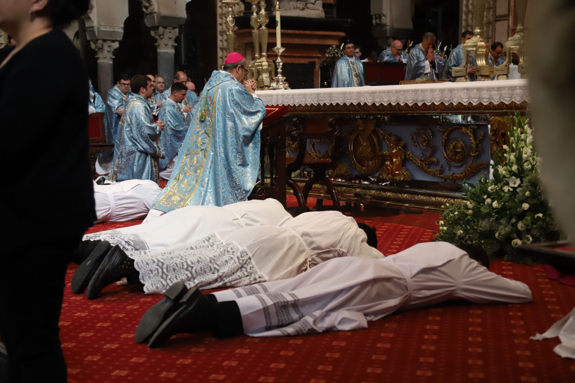 El nombramiento de cinco nuevos diáconos en la Catedral de Córdoba, en imágenes