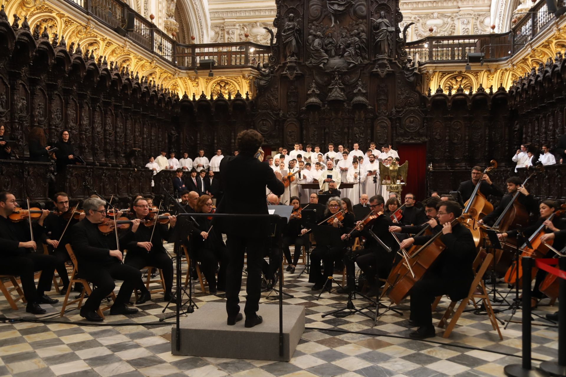 El nombramiento de cinco nuevos diáconos en la Catedral de Córdoba, en imágenes